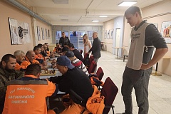 Игра объединяет: в Басманном районе мигранты освоили азы шахмат на мастер классе от Молодёжной палаты
