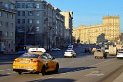 Движение транспорта временно ограничат на участках улиц в районе