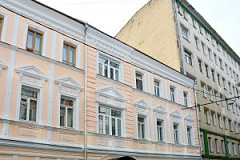 Здание с лепниной отреставрировали в районе 